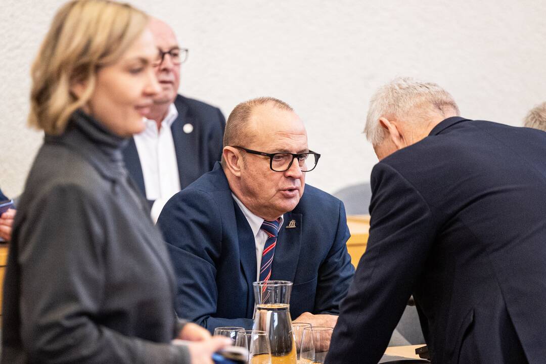 Premjeras susitiko su Lietuvos savivaldybių asociacijos vadovybe ir merais