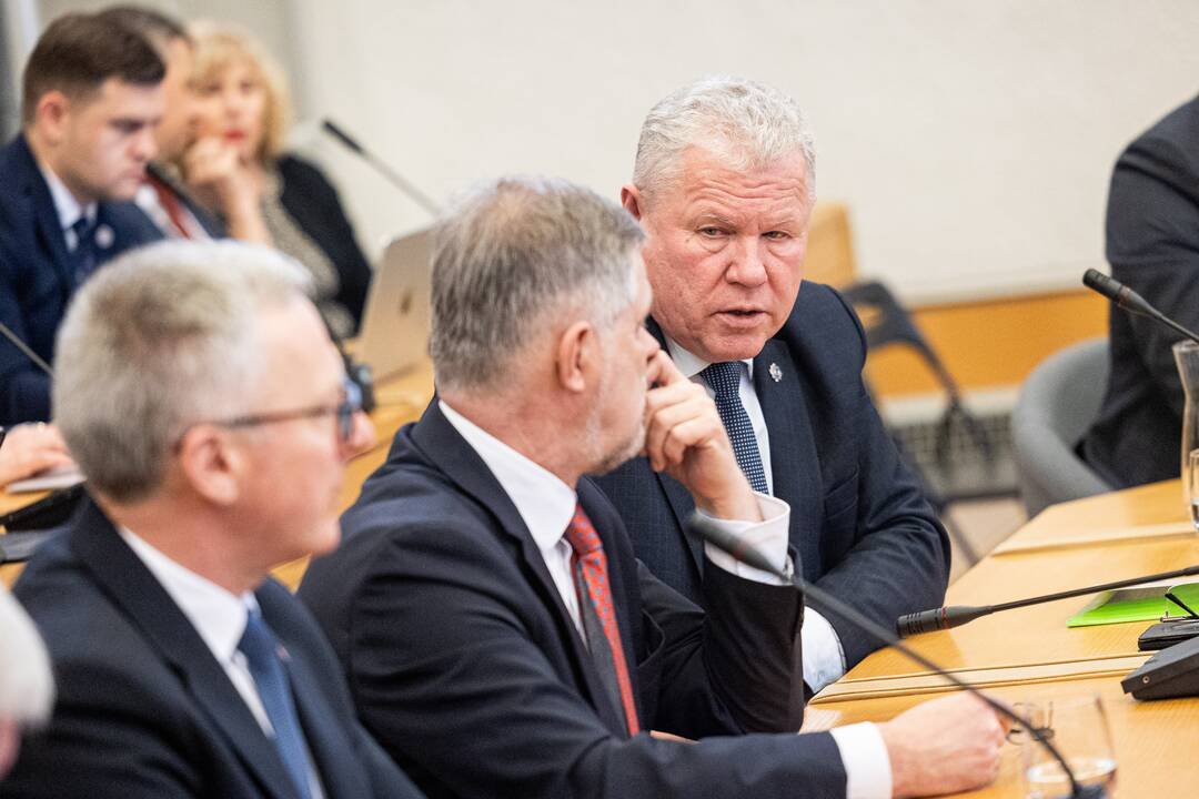 Premjeras susitiko su Lietuvos savivaldybių asociacijos vadovybe ir merais