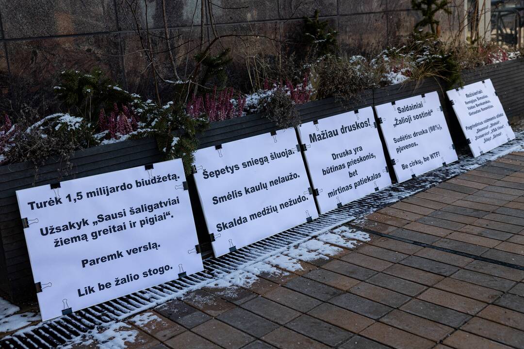 Protestas dėl perteklinio druskos naudojimo prižiūrint gatves