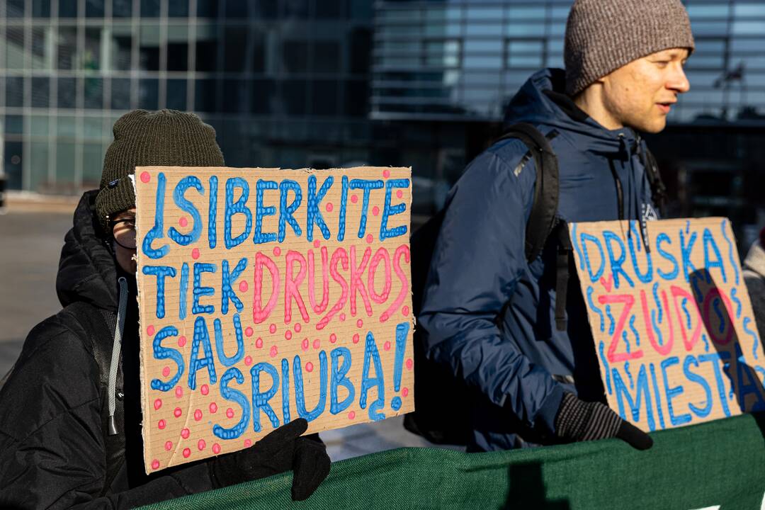 Protestas dėl perteklinio druskos naudojimo prižiūrint gatves
