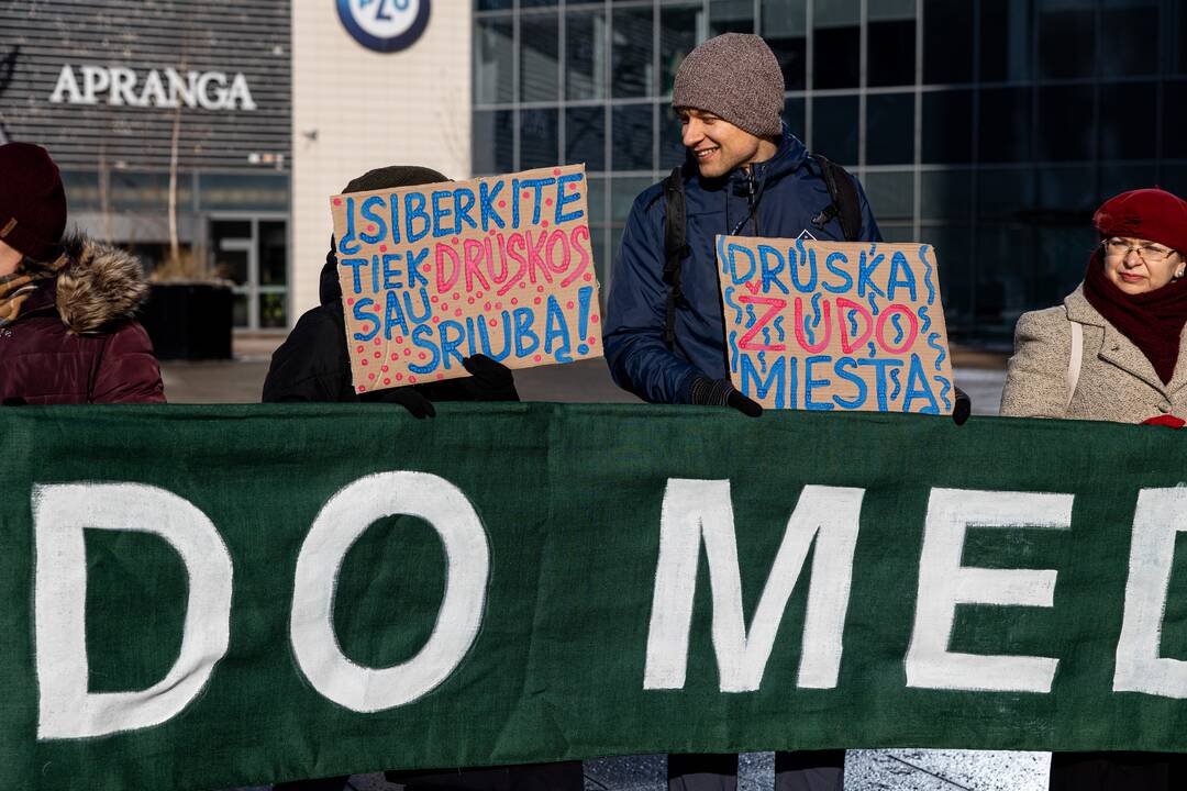 Protestas dėl perteklinio druskos naudojimo prižiūrint gatves