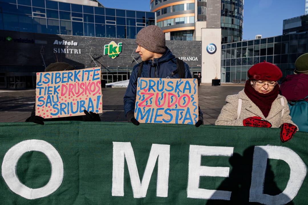 Protestas dėl perteklinio druskos naudojimo prižiūrint gatves