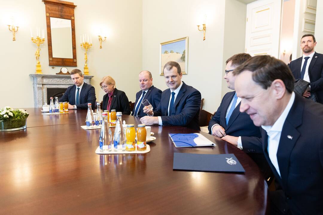 Prezidentas susitiko su partijų lyderiais