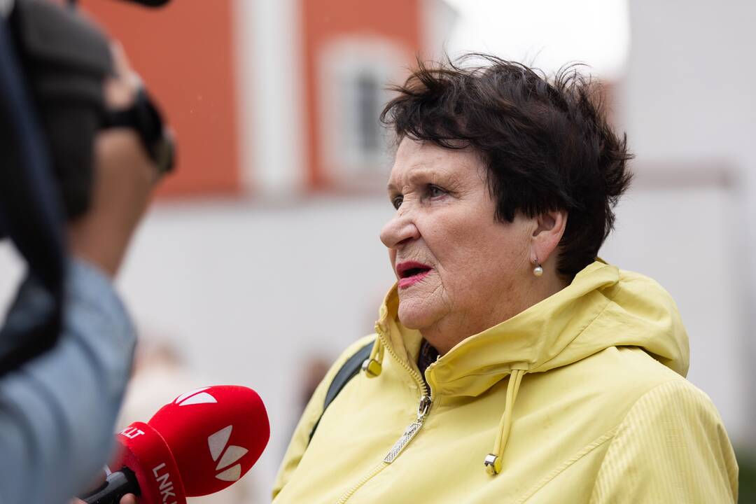 Akcija, kurioje poetai ir visi norintys skaito savo bei S. Nėries eiles