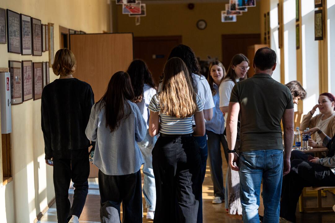 Abiturientai laiko valstybinį lietuvių kalbos egzaminą