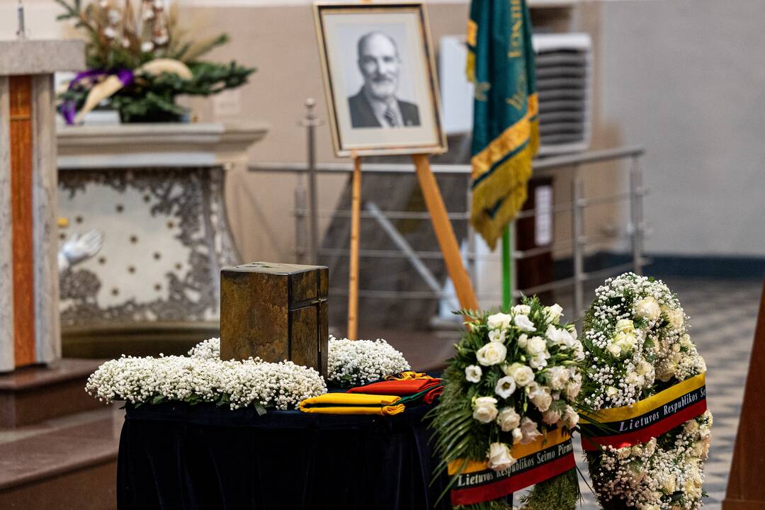 Signataro S. Pečeliūno laidotuvės