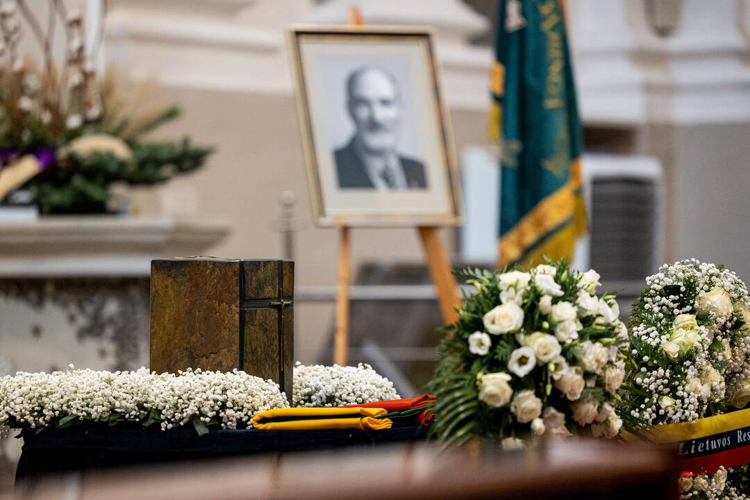 Signataro S. Pečeliūno laidotuvės