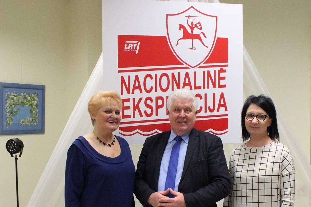 Selemonas Paltanavičius (viduryje)