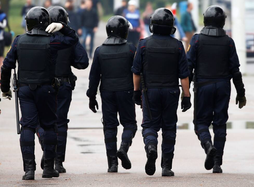 Baltarusijoje vėl suiminėjami protestuotojai