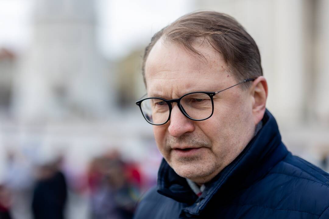 Kelios dešimtys žmonių Vilniuje mitingavo prieš karą Ukrainoje