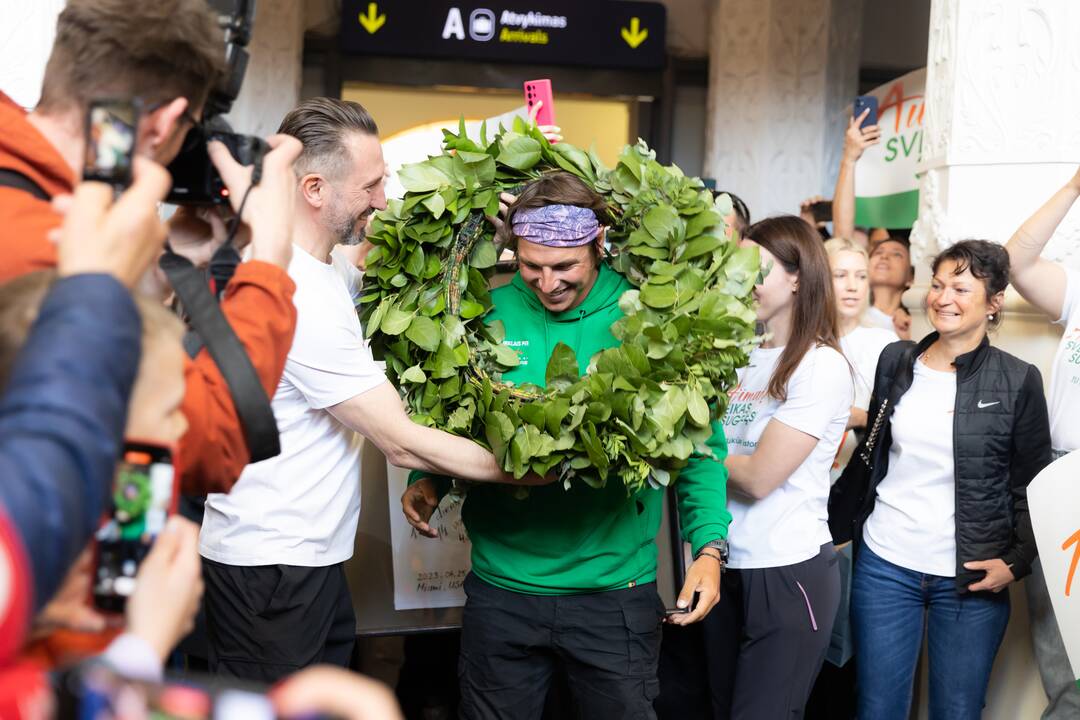 A. Valujavičiaus pasitikimas Vilniaus oro uoste