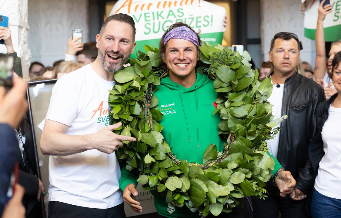 A. Valujavičiaus pasitikimas Vilniaus oro uoste
