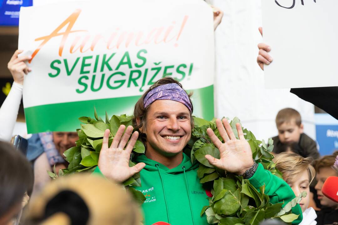 A. Valujavičiaus pasitikimas Vilniaus oro uoste