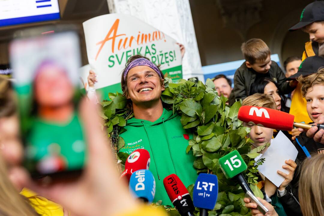 A. Valujavičiaus pasitikimas Vilniaus oro uoste