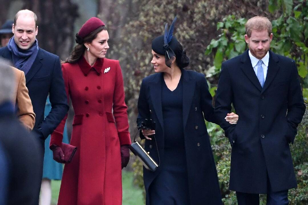 Britų karališkoji šeima švenčia Kalėdas