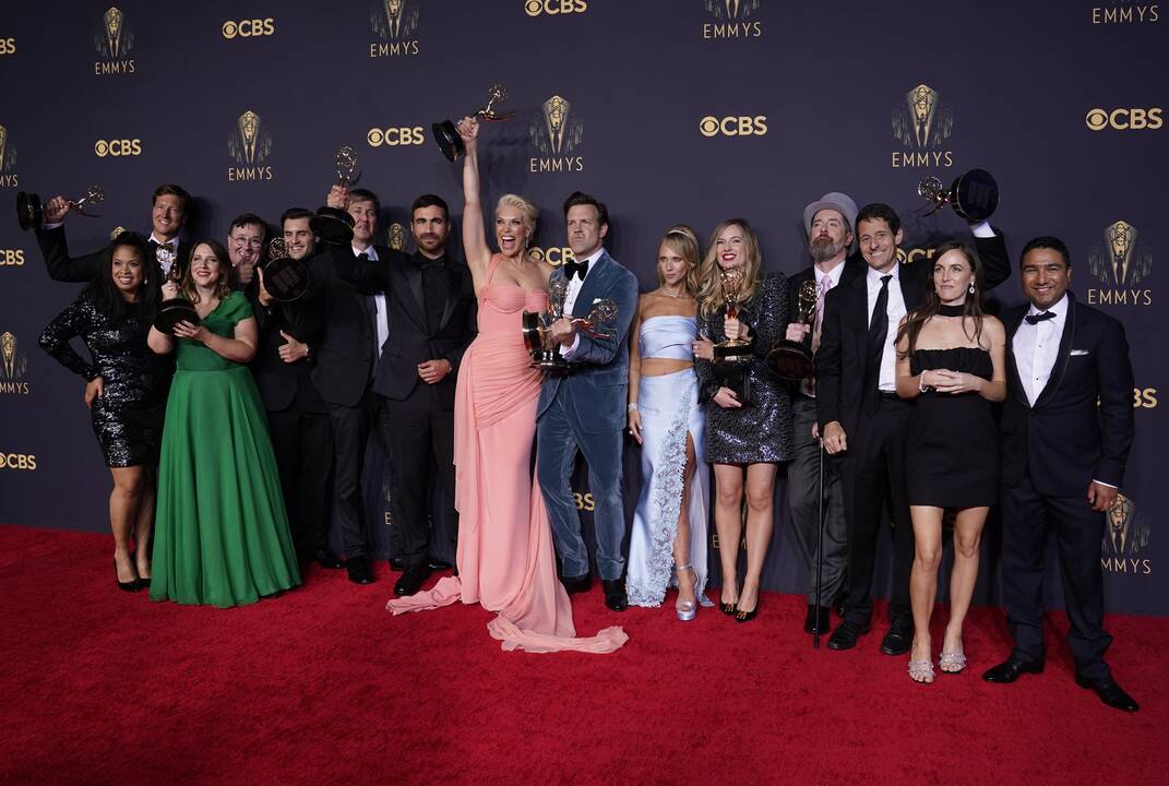 „Emmy“ ceremonijoje – „Netflix“ „Karūnos“ ir „Karalienės gambito“ triumfas