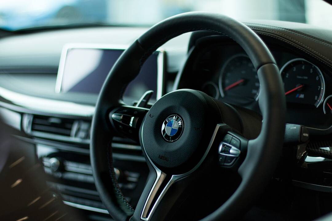 Sostinėje apvogti du automobiliai, žala siekia per 9 tūkst. eurų