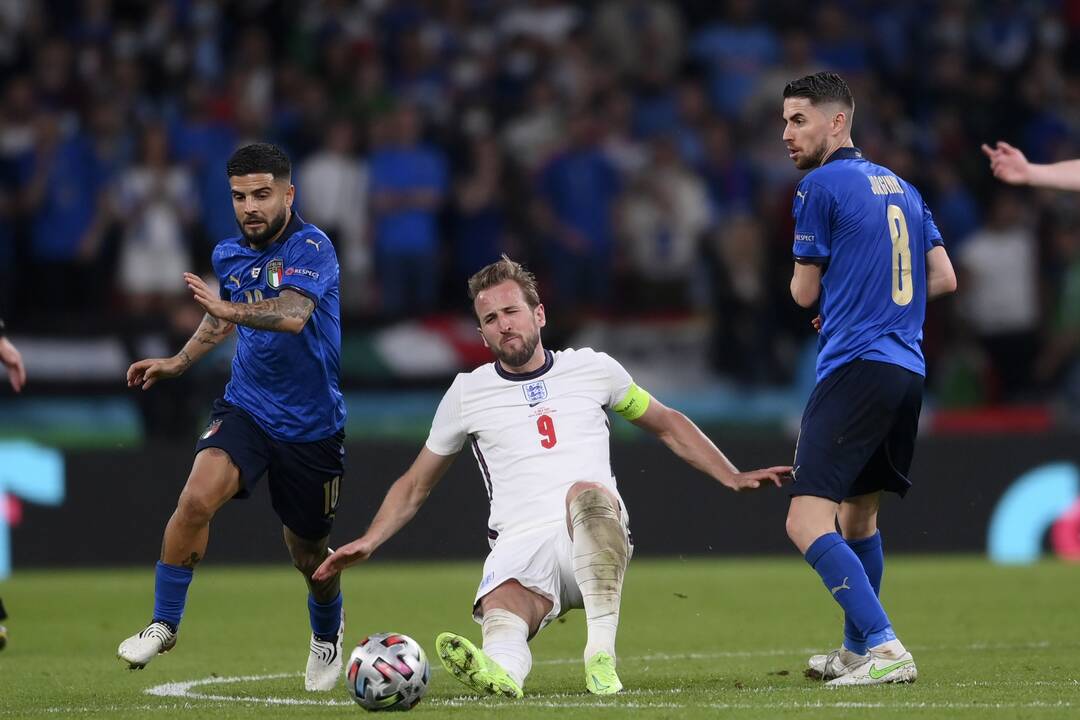 Europos futbolo sostą užėmė italai!