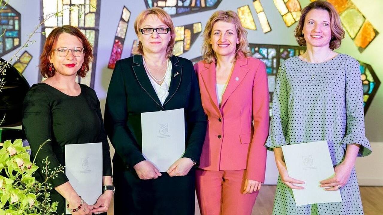Įteiktos premijos geriausiems šalies bibliotekininkams