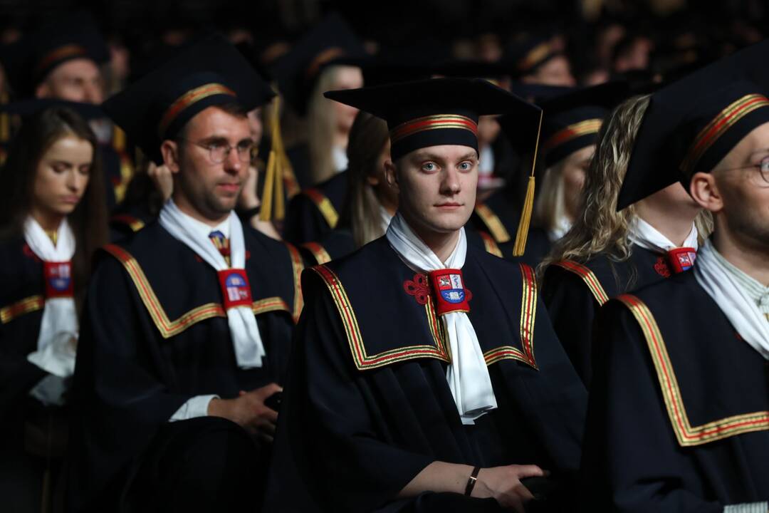 Šventė: absolventus sveikino LSMU senato pirmininkė prof. dr. Jūratė Macijauskienė ir LSMU rektorius prof. dr. Rimantas Benetis.