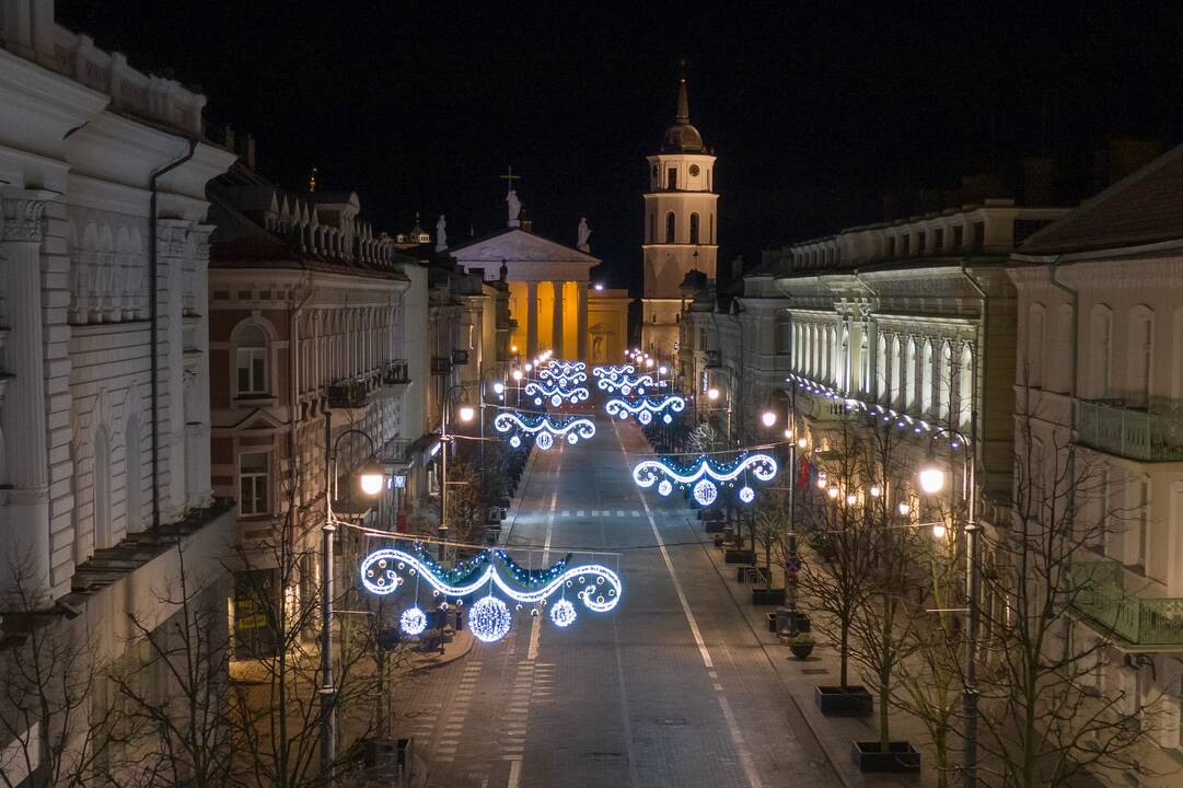 Vilniaus gatvės pasipuošė žiemos šventėms