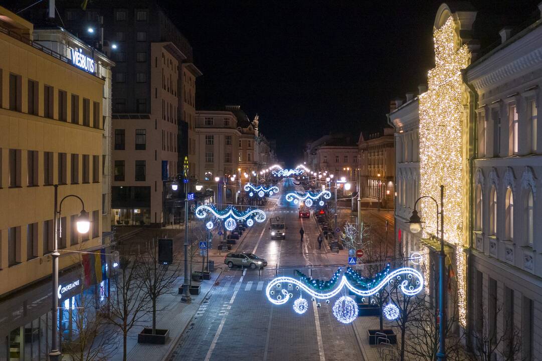 Vilniaus gatvės pasipuošė žiemos šventėms