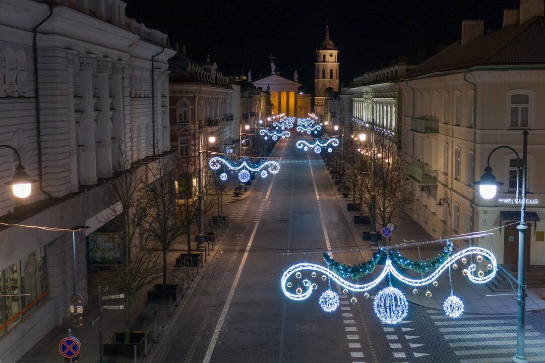 Vilniaus gatvės pasipuošė žiemos šventėms
