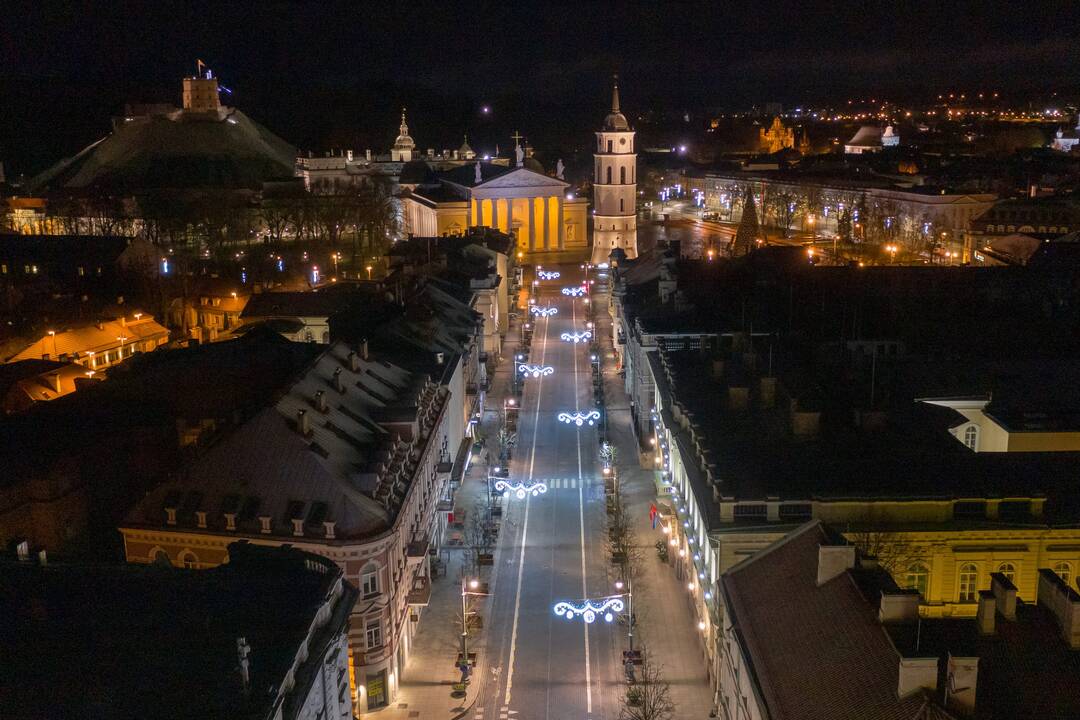 Vilniaus gatvės pasipuošė žiemos šventėms