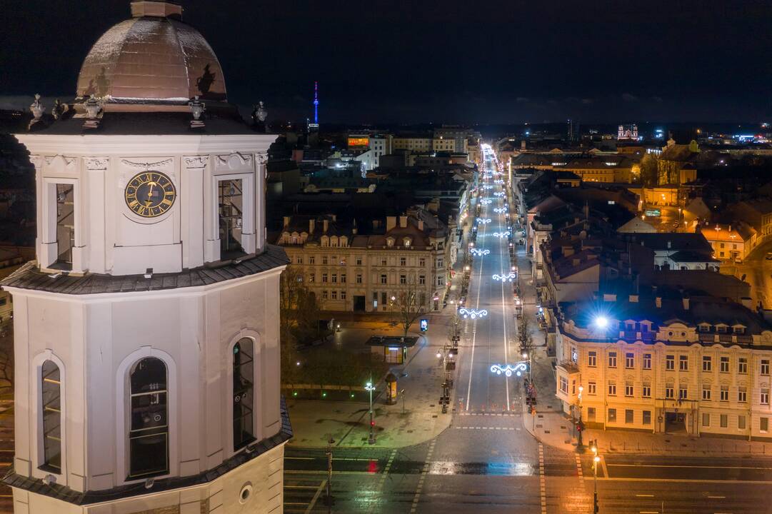 Vilniaus gatvės pasipuošė žiemos šventėms