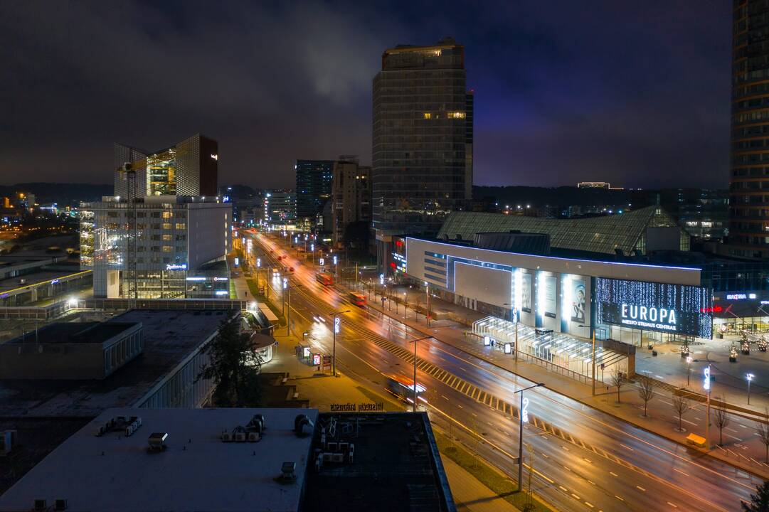 Vilniaus gatvės pasipuošė žiemos šventėms