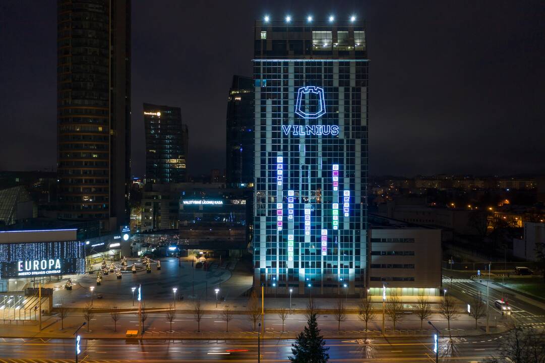 Vilniaus gatvės pasipuošė žiemos šventėms