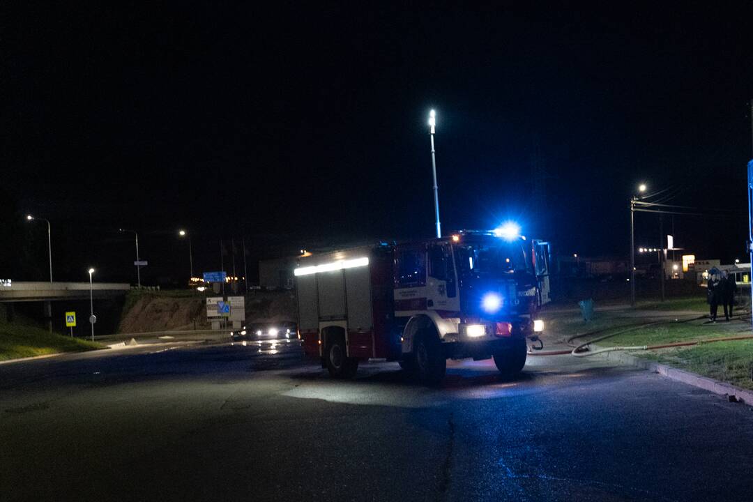 Šilainių turgavietėje kilo didžiulis gaisras