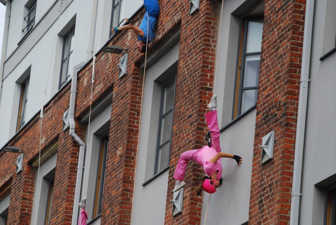 Jūros šventėje – vertikalaus šokio pasirodymai