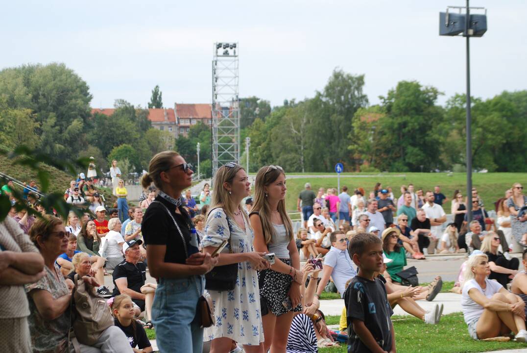 Jūros šventėje – vertikalaus šokio pasirodymai