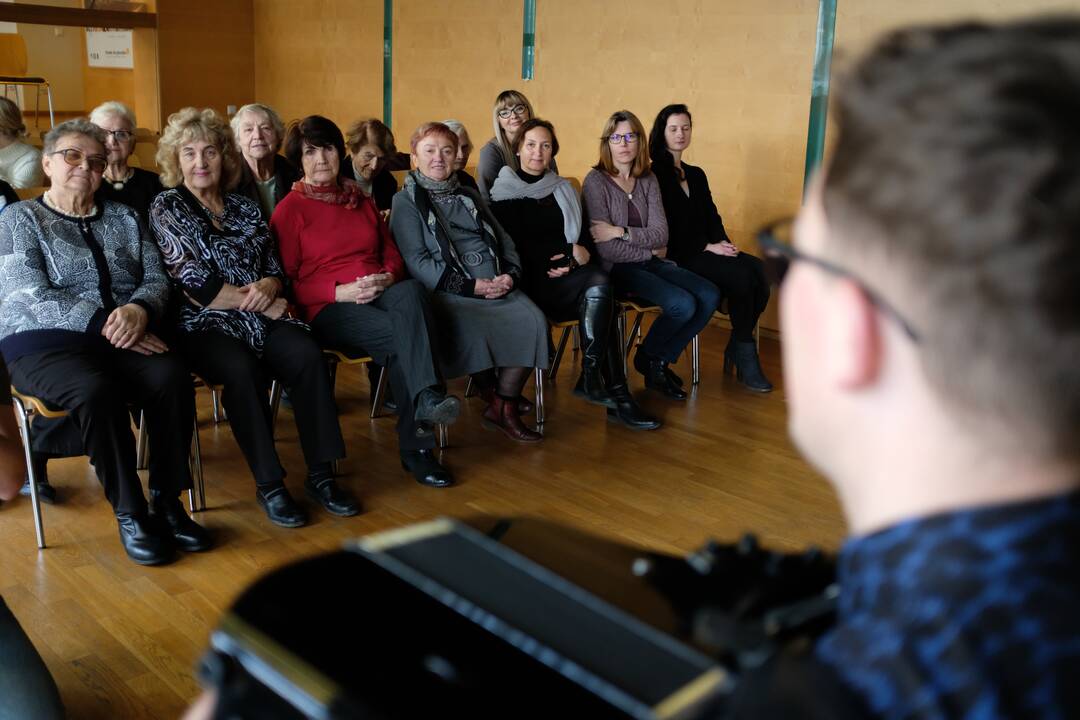 Buvęs Kauno valstybinio muzikinio teatro artistąs ir Martynas Levickis (dešinėje)