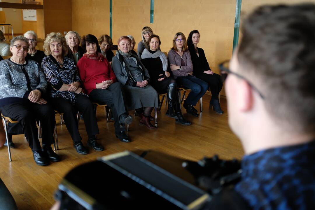 Buvęs Kauno valstybinio muzikinio teatro artistąs ir Martynas Levickis (dešinėje)