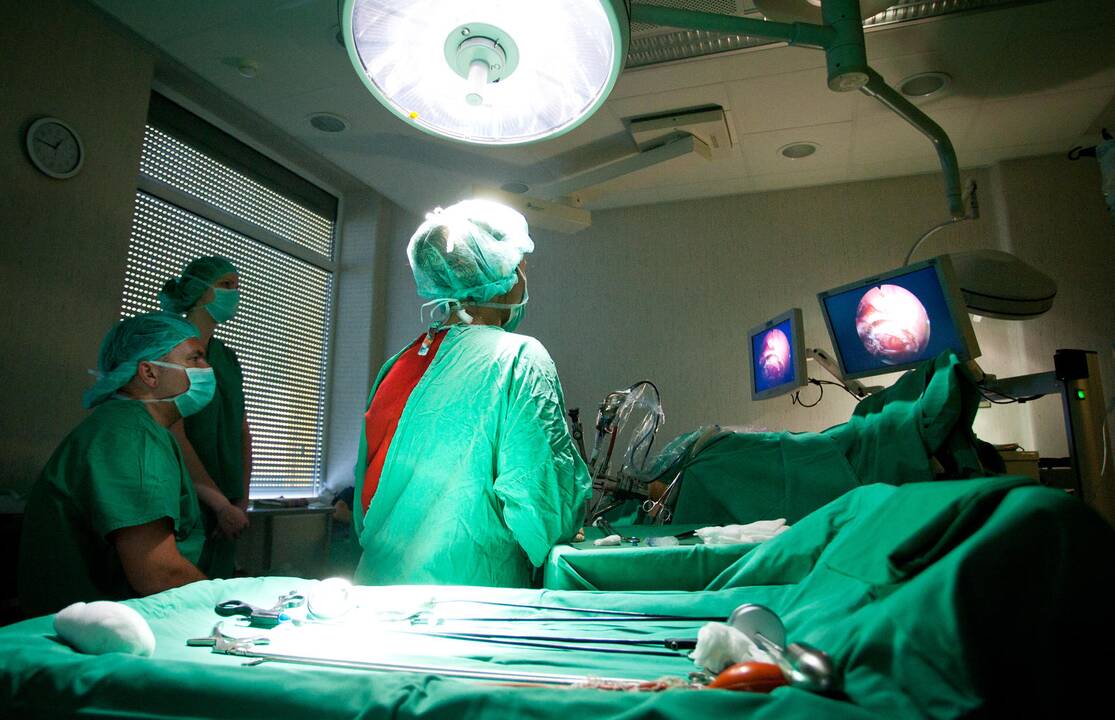 Santaros klinikos ieško, kas sukurtų išmaniąją apšvietimo sistemą operacijoms