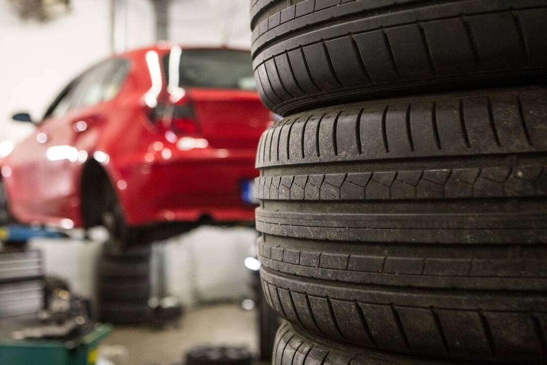 Padangų keitimo sezonas: ką svarbu žinoti kiekvienam atsakingam vairuotojui