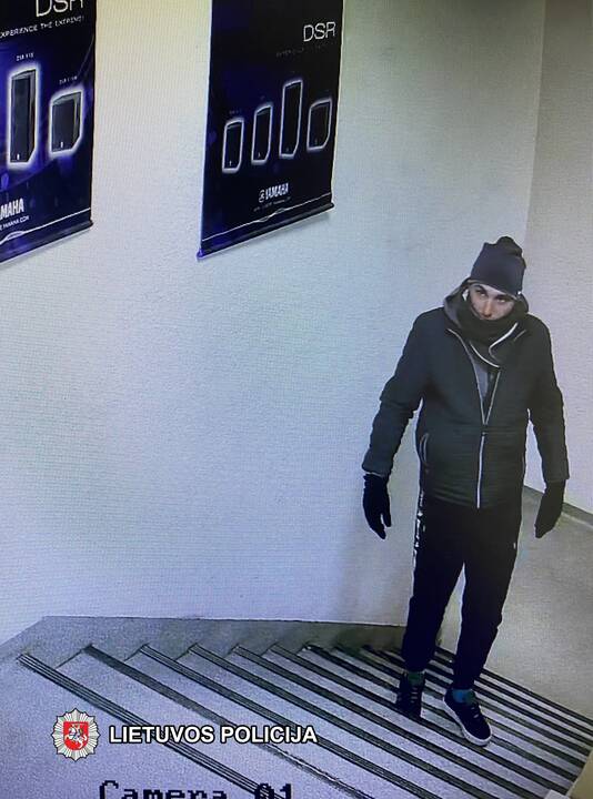 Sostinės policija prašo pagalbos, atpažįstant nuotraukoje užfiksuotą vyrą