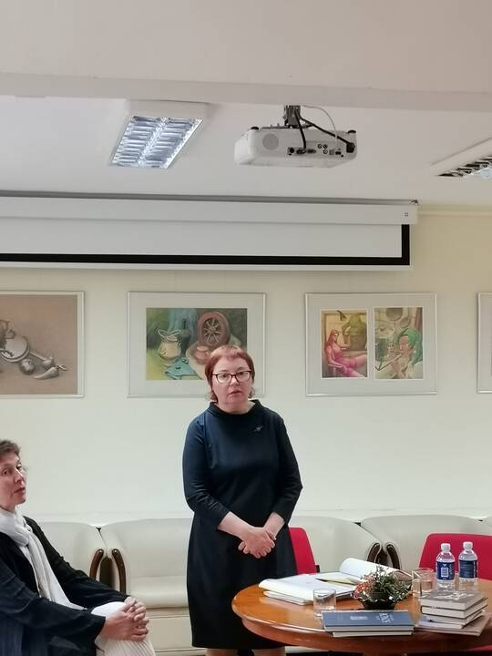 Pažintis: I.Kanto viešojoje bibliotekoje literatūros vakare "Pažintis su naujais rašytojų romanais" savo naująjį kūrinį pristatė klaipėdietė rašytoja R.Latvėnaitė-Kairienė.