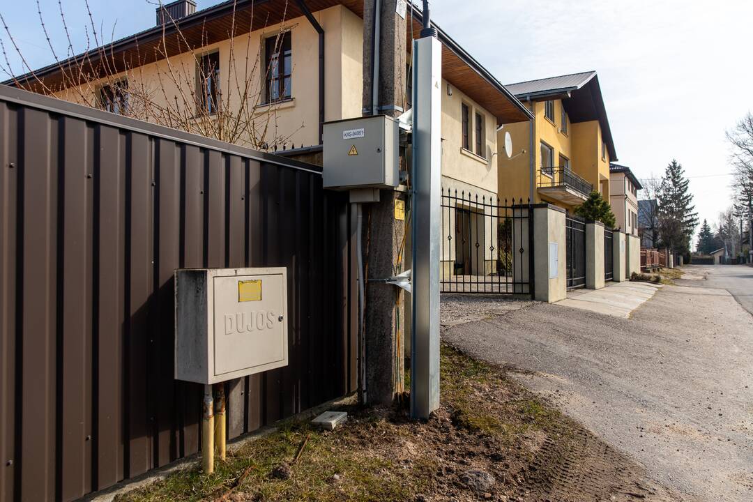 Skundas: įsirengus ant stogo saulės elektrinę, ESO paskaičiavo kosminę kainą už jos prijungimą prie tinklų.