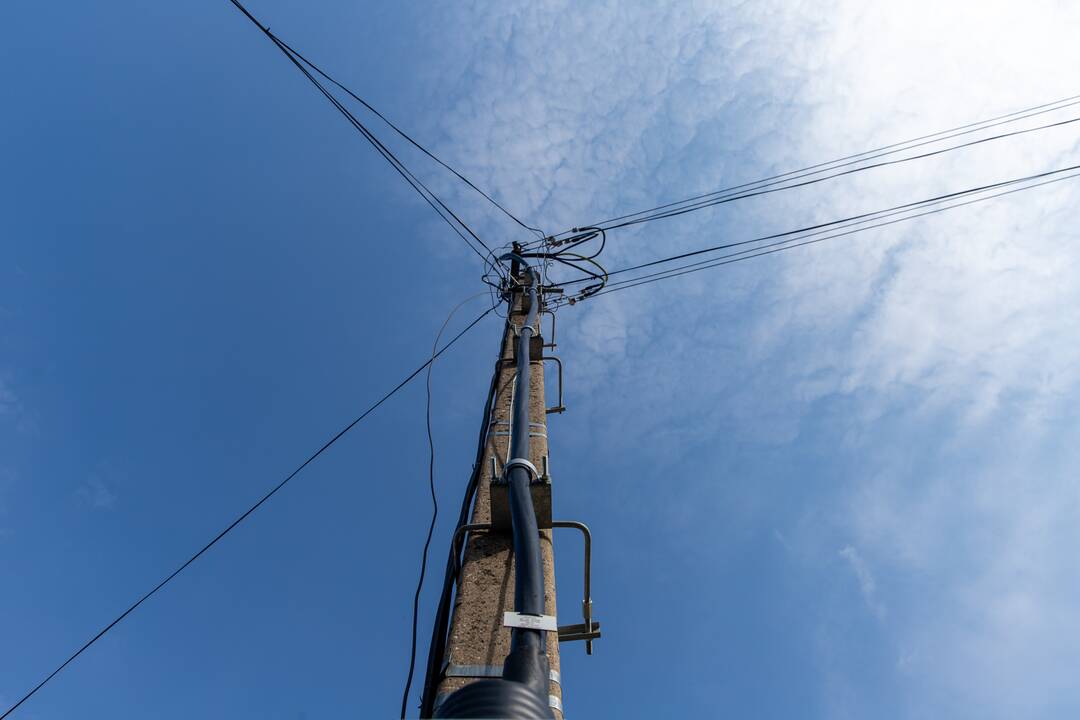 Skundas: įsirengus ant stogo saulės elektrinę, ESO paskaičiavo kosminę kainą už jos prijungimą prie tinklų.