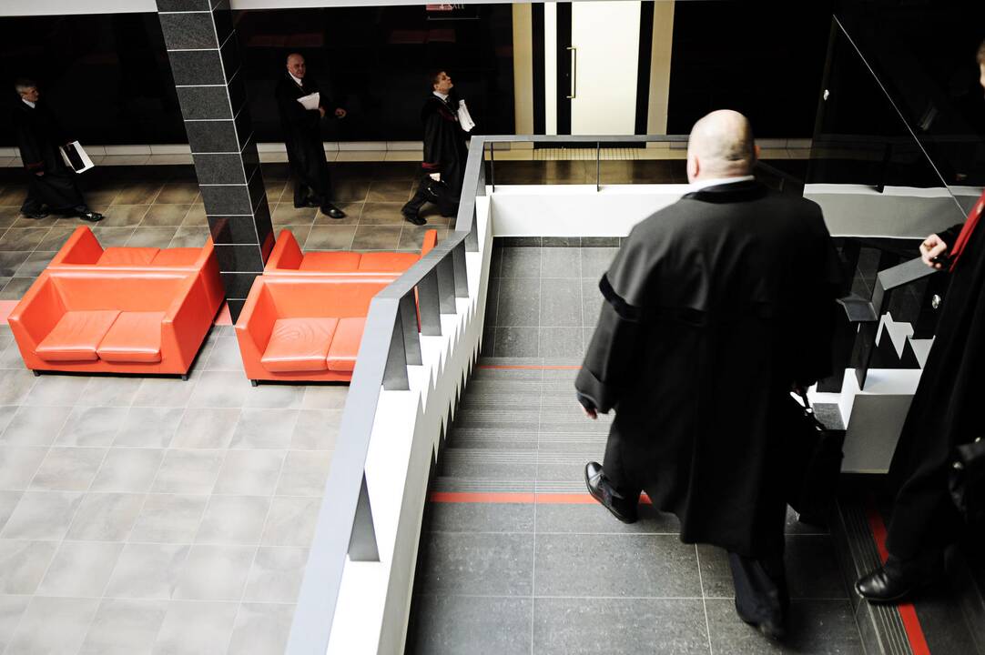 Sau būdingą spektaklį V.Beleckas surengė ir dalyvaudamas nuotoliniu būdu teikimo dėl bausmės jam peržiūrėjimo nagrinėjime.