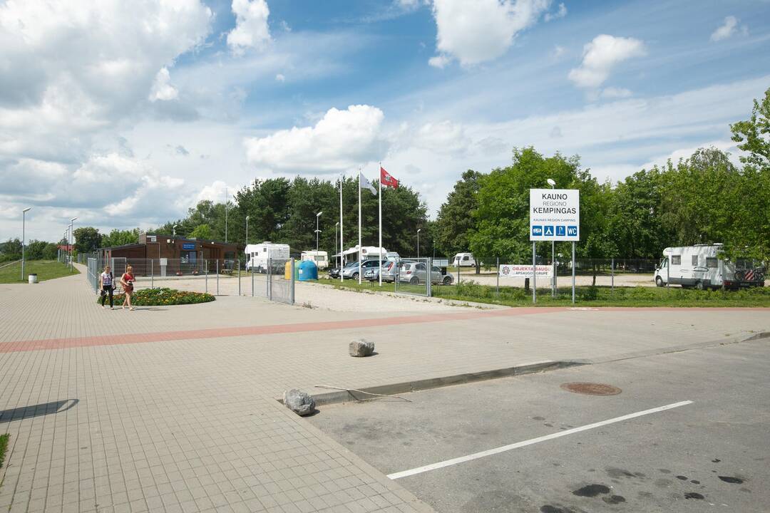 Kaunas padidino kainas už namelius, palapinių vietas Lampėdžių kempinge