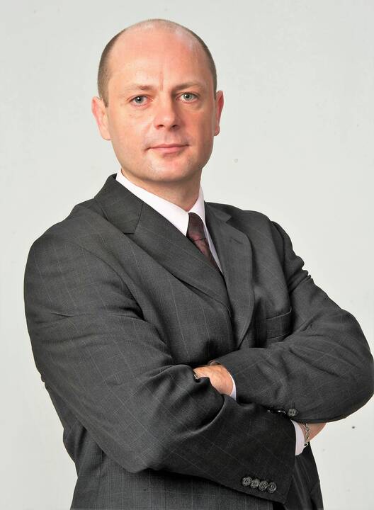 Nurodė: A.Valinską įsiutino G.Paškevičiaus sūnaus pasisakymai Ukrainos karo tema, todėl garsusis laidų vedėjas ir prodiuseris nusprendė, kad atlikėjo delno įspaudo Nidoje nebus. Tačiau aiškėja, kad tokių nurodymų Neringoje ne visi linkę klausyti.