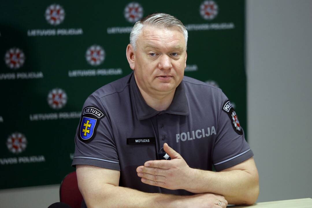 Jausmai: mokslo ir tarnybos draugai S. Olšauskas (kairėje) ir V. Sedleckis neslėpė, kad palikti tarnybą policijoje nebuvo paprasta.