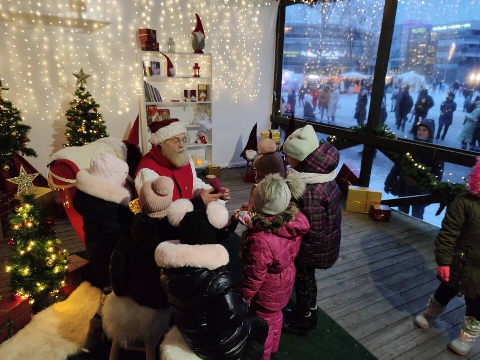 Druskininkuose įžiebta eglutė