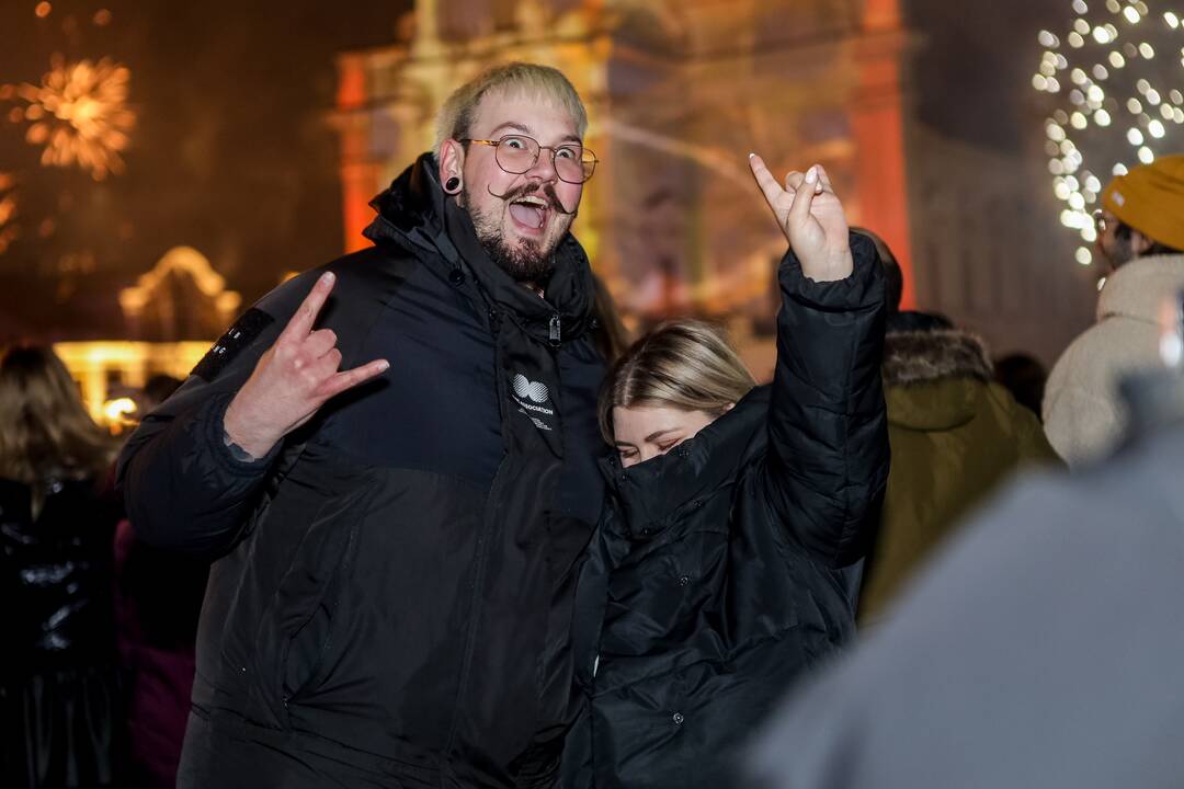 Kaunas 2023-iuosius pasitiko su muzika ir vaizdais!