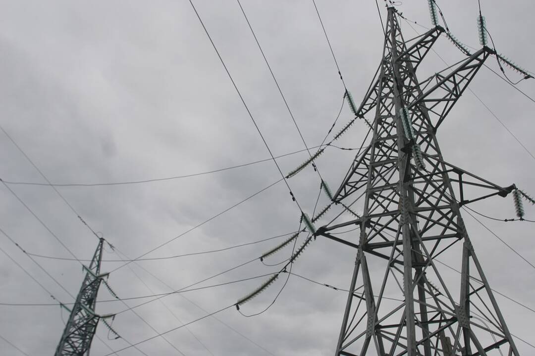 Skaudi nelaimė: nepilnametis patyrė elektros iškrovą ir nudegė visą kūną