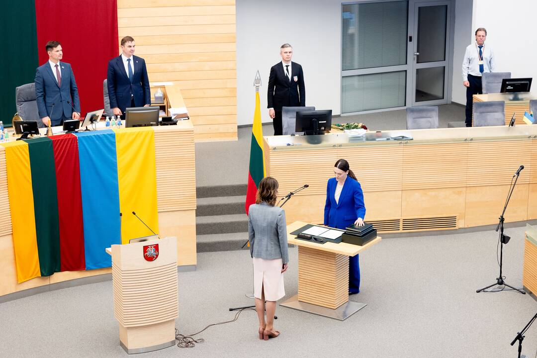 Seime prisiekė R. Morkūnaitė-Mikulėnienė ir V. Šilinskas